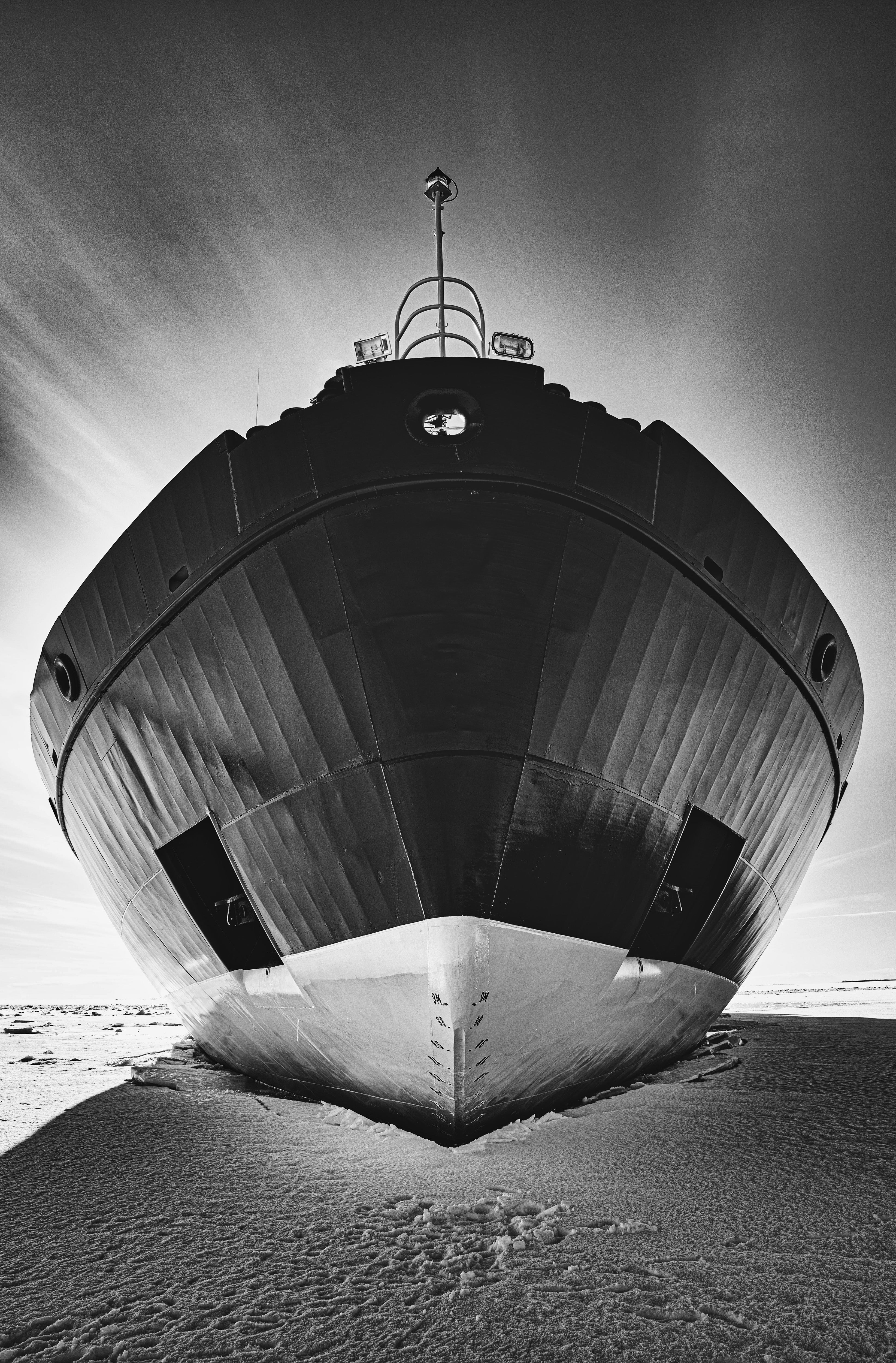 ICEBREAKER – Monochrome Edition